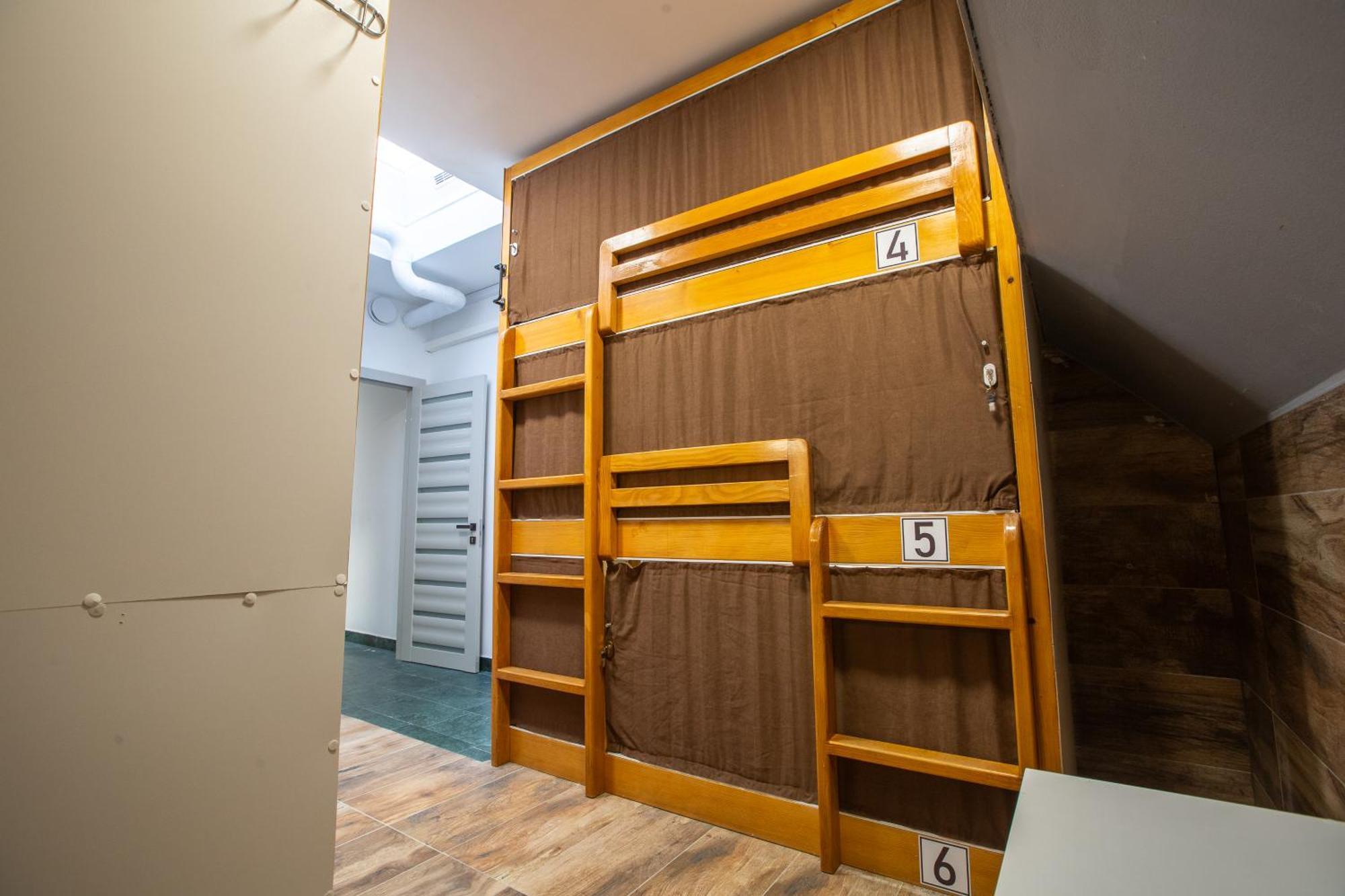 Aisha Hostel Любляна Екстер'єр фото