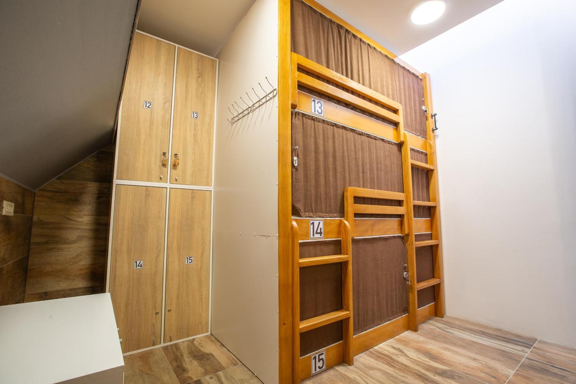 Aisha Hostel Любляна Екстер'єр фото