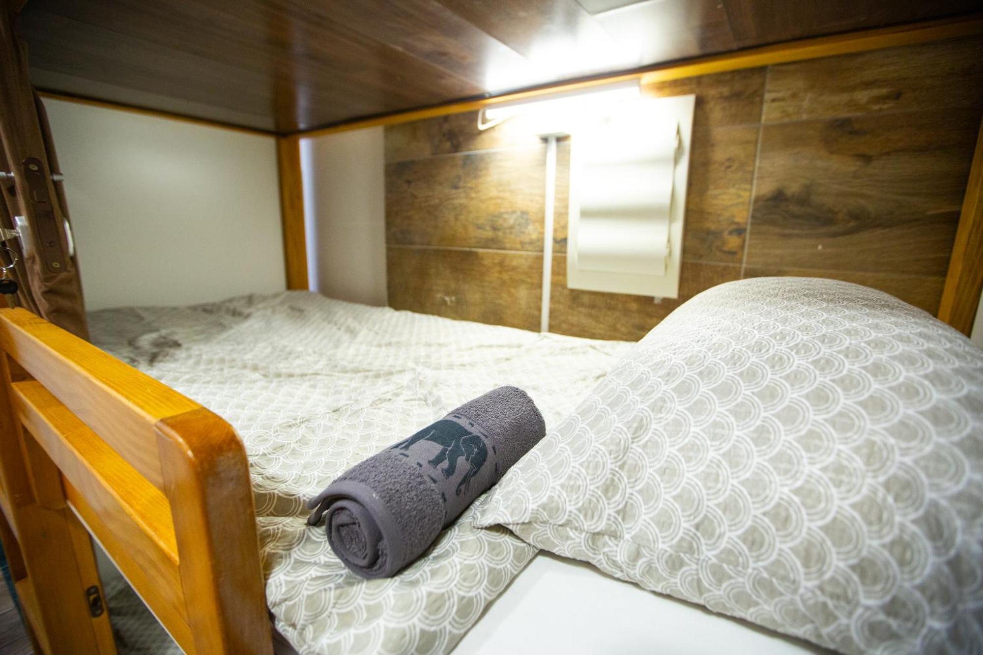 Aisha Hostel Любляна Екстер'єр фото