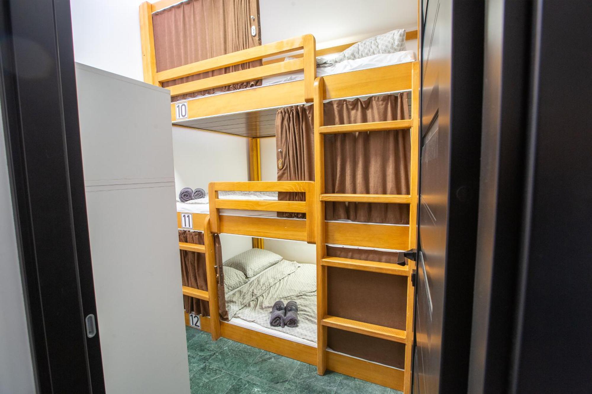 Aisha Hostel Любляна Екстер'єр фото