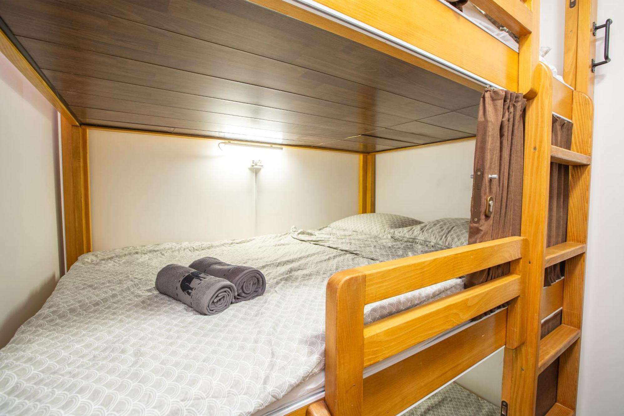 Aisha Hostel Любляна Екстер'єр фото