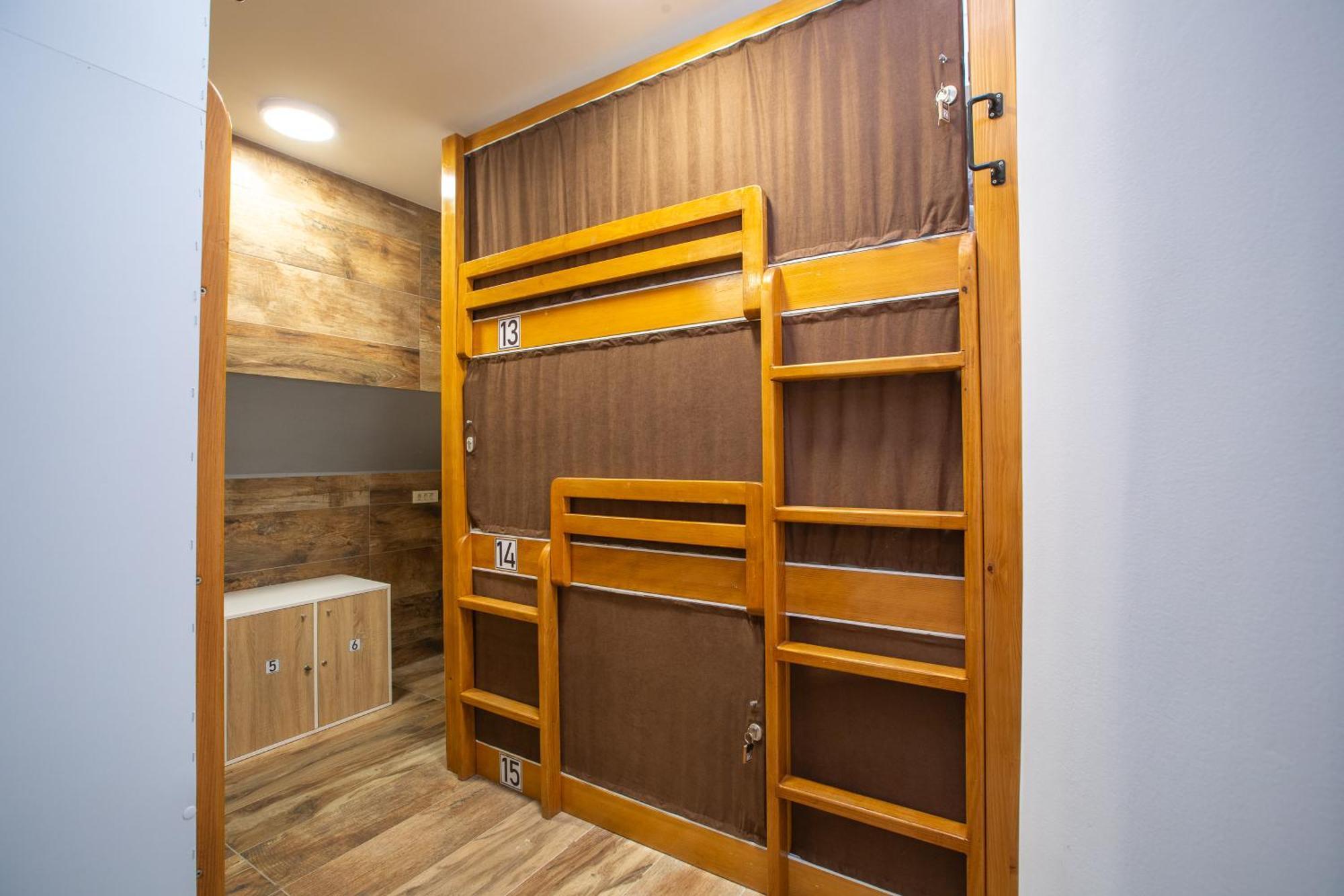 Aisha Hostel Любляна Екстер'єр фото