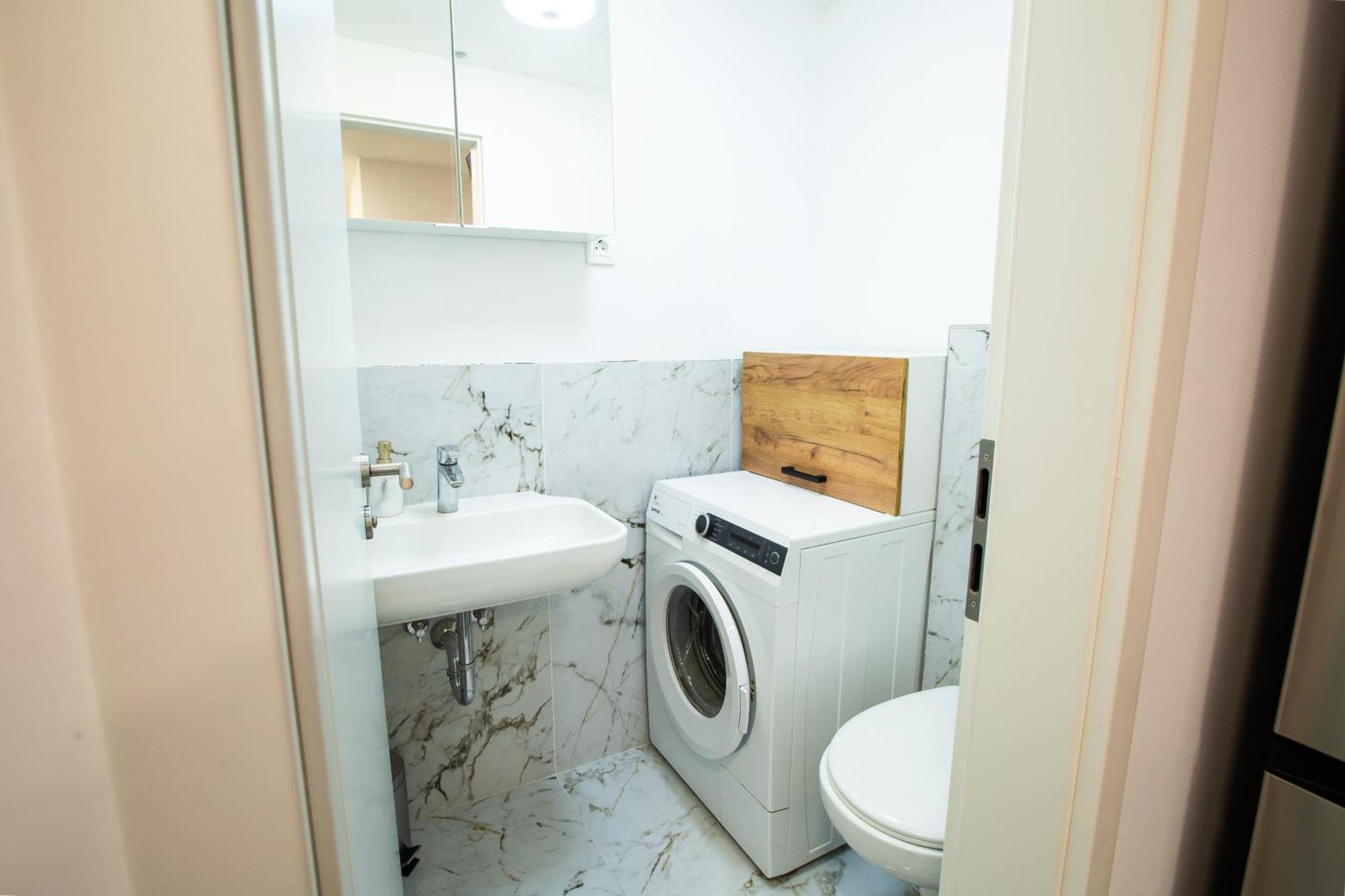 Aisha Hostel Любляна Екстер'єр фото